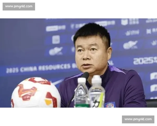 于根伟亲赴医院致谢重伤外援:伤情牵动全队,足球温情暖透津门 于根伟亲赴医院致谢重伤外援:伤情牵动全队,足球温情暖透津门
