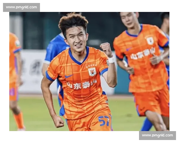 暖心兄弟情！彭啸安抚失球外援 泰山逆境中显团队底色